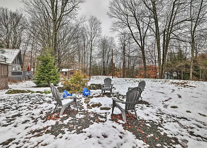 Charming Pocono Lake Cabin With Hot Tub And Fire Pit