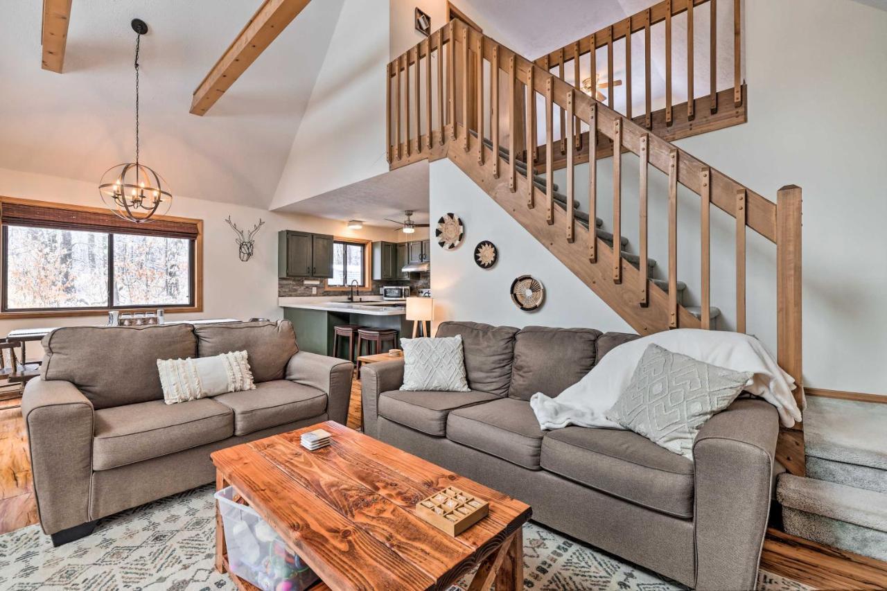 Holiday home Charming Pocono With Hot Tub And Fire Pit