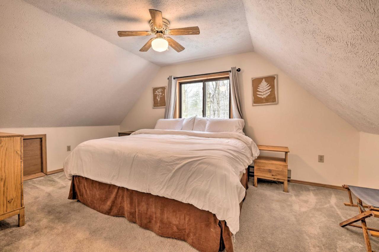 Charming Pocono With Hot Tub And Fire Pit *