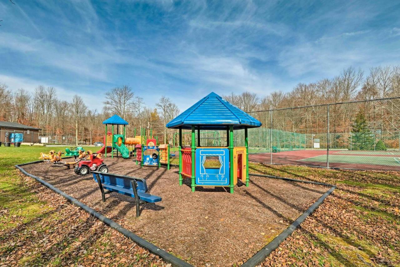 Charming Pocono With Hot Tub And Fire Pit Pocono Lake